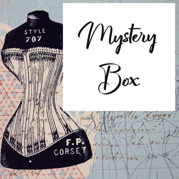 Spring Summer Mystery Box Women's Size M Medium 8 10 - Picture 2 of 8